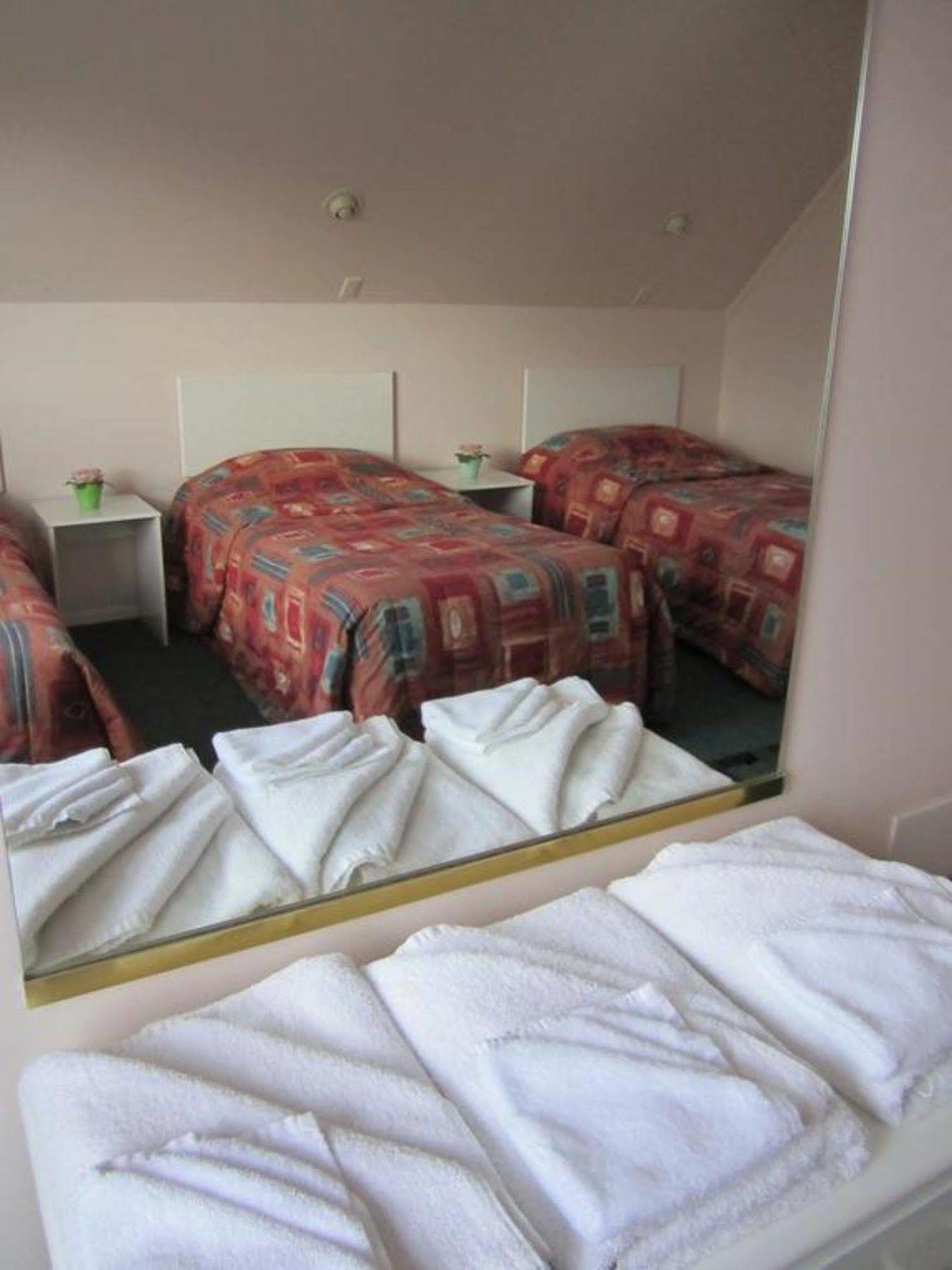 Camellia Court Motel Lower Hutt Esterno foto